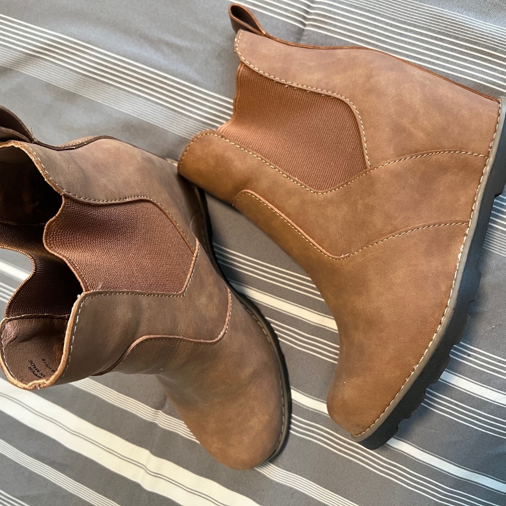 Women’s Wedge Booties